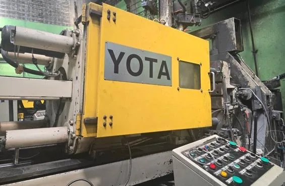 Zinc hot-chamber die casting machine